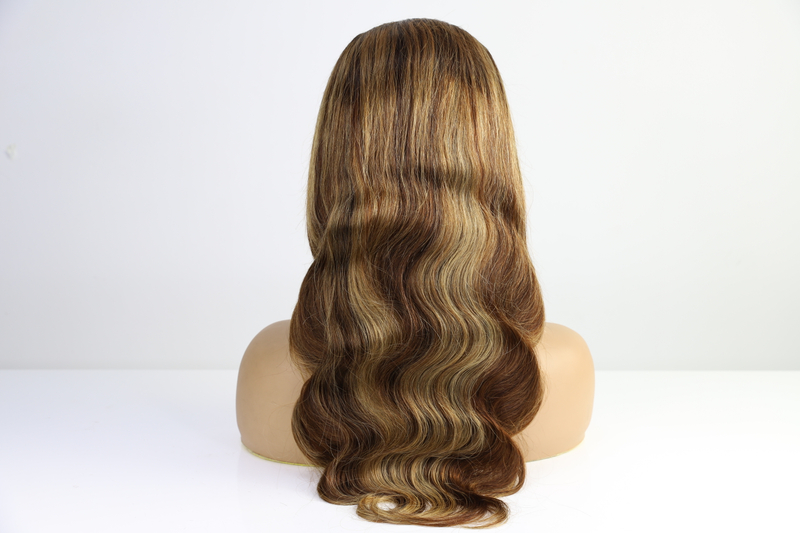 Peluca delantera de encaje ombre más destacado Cabello humano 24 26 28 pulgadas Pequeño humano de ola de cuerpo prepollado 13x4