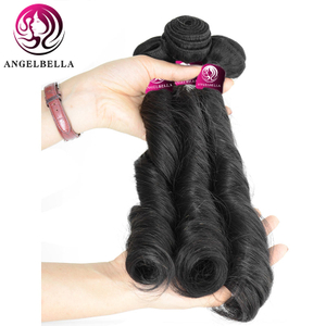 Paquetes de cabello ondulado de primavera cerca de mí Proveedores de paquetes de cabello humano largo de color negro natural