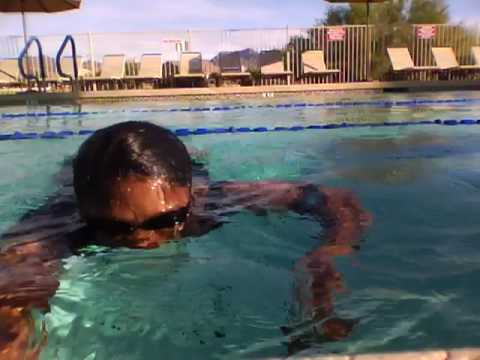 ¿Puedo nadar con una peluca de encaje?