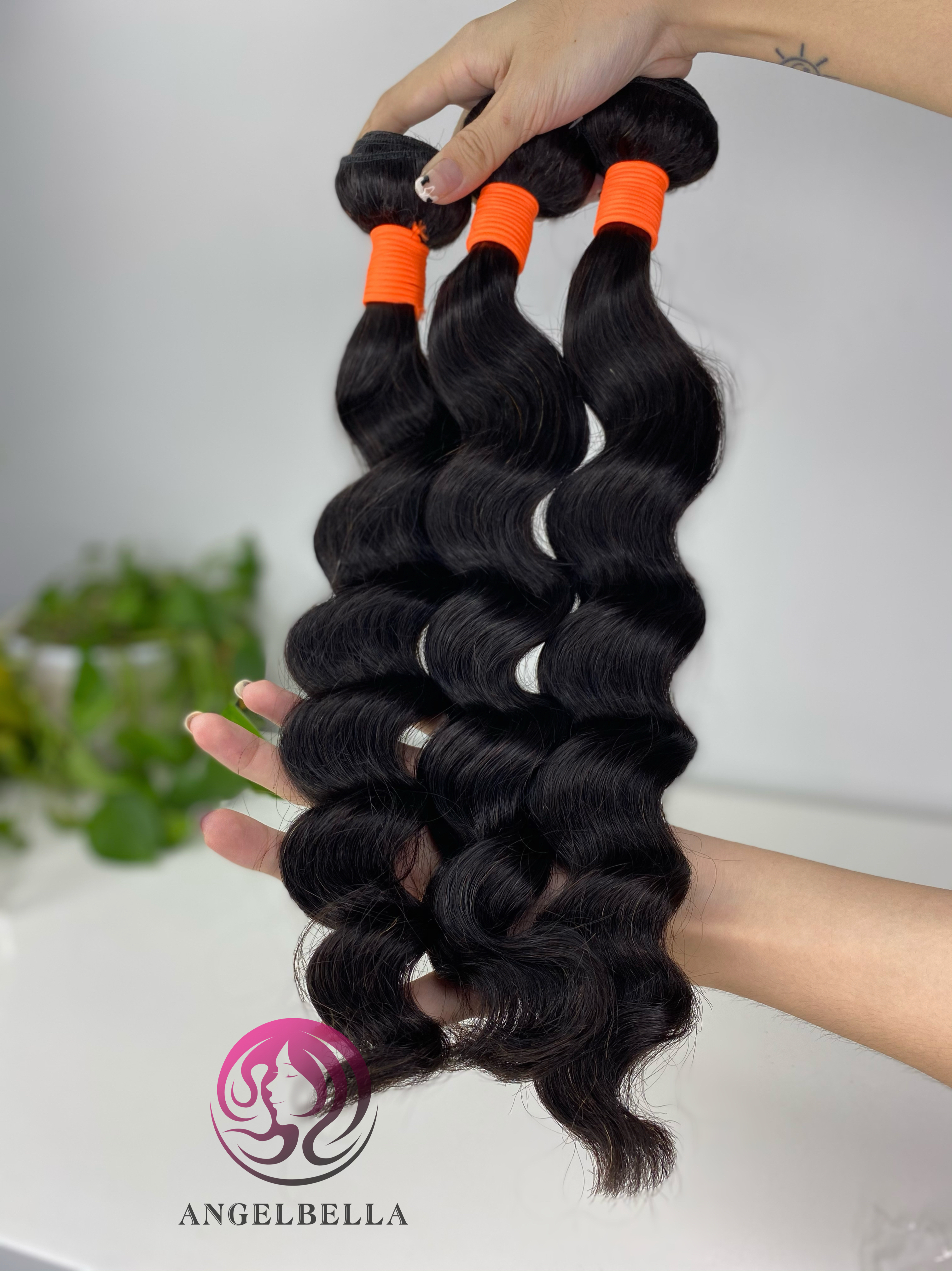 Paquetes de ondas profundas brasileñas 100% sin procesar con paquetes de cabello humano virgen con 4 × 4 cierre de encaje 